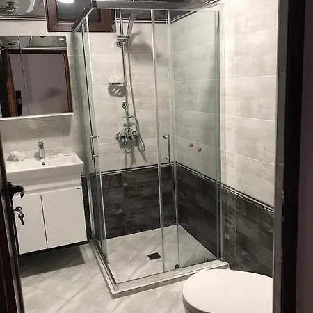 Viktoria Paradise דבין