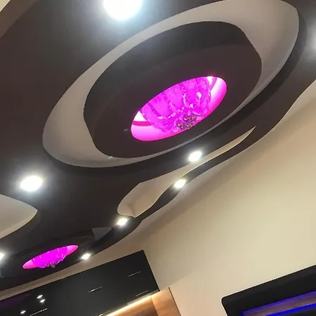 Viktoria Paradise דבין