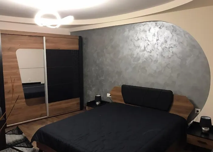 Viktoria Paradise Devin